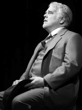 Philip Seymour Hoffman Mencintai Teater Sebesar Layar Lebar