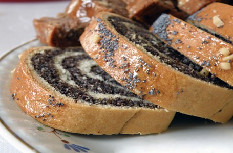 Yummy! Barszcz dan Makowiec Khas Polandia yang Gurih Manis