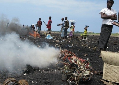 Mengais Sampah Elektronik Di Ghana