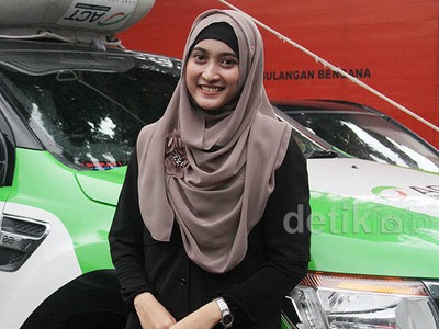 Meyda Sefira Kunjungi Korban Banjir