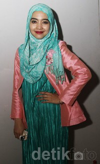 Pernikahan Nuri Maulida dan Adam awalnya ditunda karena ayah calon mertua, Datuk Yahya sedang sakit keras di Arab Saudi. Gus Mun/detikHOT.