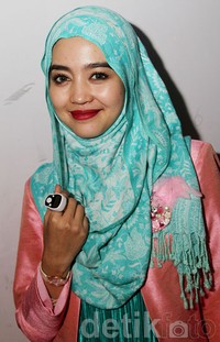 Tapi secara mengejutkan Nuri mengakui kalau hubungan percintaan dirinya dengan calon suami kandas. Gus Mun/detikHOT.