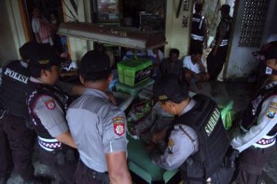 Pusat Judi Burung Dara di Pacar Kembang Digerebek