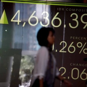 Tak Sempat Masuk Jalur Hijau, IHSG Jatuh ke 4.300