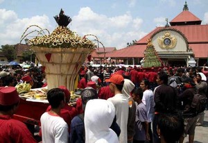 Sejumlah Pejabat Diwisuda Jadi Abdi Dalem Keraton Yogyakarta