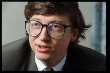 Penampilan Bill Gates di tahun 1990.