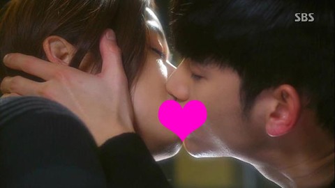 Ciuman dengan Kim Soo Hyun, Jun Ji Hyun Dicemburi Suami