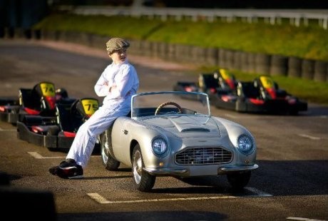 Mobil Aston Martin Bermesin 110 cc