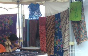 Keren, Ada yang Jualan Batik di Spanyol