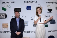 Bersama CEO Popsugar, Brian Sugar, Miranda Kerr merayakan peluncuran We Search. We Find. We ShopStyle. Dimitrios Kambouris/Getty Images for SHOPSTYLE/AFP.     