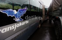 Kejadian ini hanya mengakibatkan kerusakan terhadap kedua kendaraan tersebut dan tidak memakan korban.
