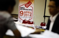 Pencetakan kertas suara dilakukan dengan tender 15 paket pencetakan dan distribusi pada pertengahan Februari 2014.     