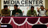 Hadir dalam acara tersebut (ki-ka) Komisioner Komisi Pemilihan Umum (KPU), Juri Ardiantoro, Ketua Bapilu Partai Amanat Nasional, Viva Yoga Mauladi, Ketua DPP Partai Persatuan Pembangunan, Arwani Tomafi dan Komisoner Badan Pengawas Pemilu, Daniel Zuchron.