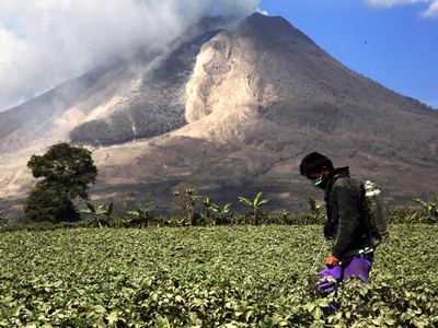 Beraktivitas di Tengah Erupsi Sinabung
