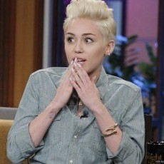 Miley Cyrus Akui Suka Isap Ganja