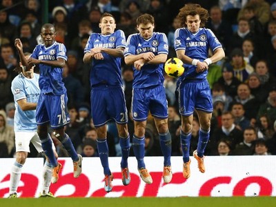 Chelsea Tundukan City di Etihad