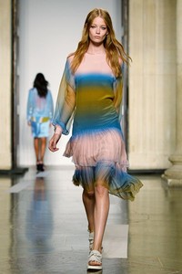 Jonathan Saunders, Spring/Summer 2014. London Fashion Week 2014. [Photo by Samir Hussein/Getty Images]