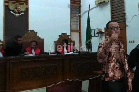 Benhan yang Berkicau Misbakhun Perampok Century Hadapi Vonis