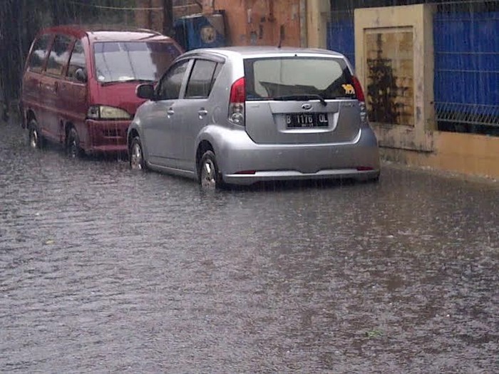 Hujan Deras Semalaman, Kemayoran Banjir Lagi