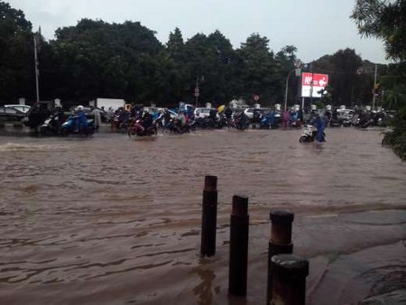 Bogor dan Depok Cerah, Mengapa Jakarta Hujan Deras dan Banjir?