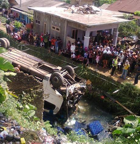 20 Orang Tewas di Puncak, Komjak Desak Perusahaan Bus Dipidanakan