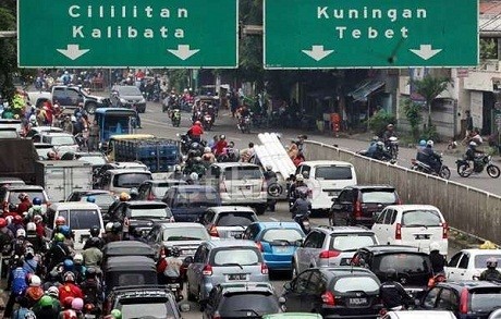 Jumat Tanpa Kendaraan Pribadi, Ahok Berencana Naik BKTB