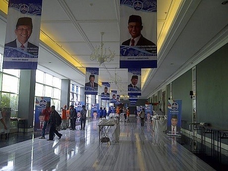 Perang Baliho Capres PD Meriahkan Bandung