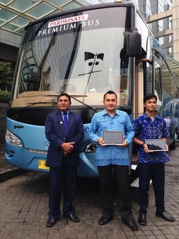     Bus ini memiliki layanan inovatif yang menghadirkan pengalaman baru agar tetap produktif sekaligus terhibur selama perjalanan, ungkap Noni Purnomo, Presiden Direktur Blue Bird. Group. (kredit foto: Microsoft)