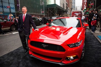 CEO Ford Alan Mulally juga sempat muncul sebagai kandidat terkuat selepas Stephen Elop. Isu ini sampai-sampai membuat Ford mengeluarkan keterangan khusus untuk melindungi bos besarnya tersebut.