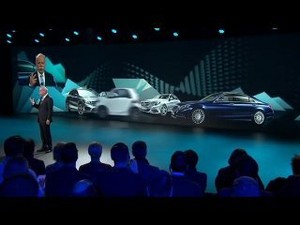 Lagi Asyik Presentasi, smart fortwo Terbaru Melintas Kencang
