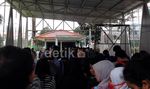 Penumpukan Penumpang di Stasiun Pasar Minggu
