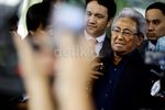Adnan Buyung Dampingi Anas