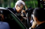 Adnan Buyung Dampingi Anas