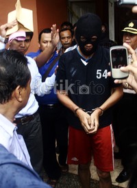 Lebih dari 10 penyidik mengawal proses olah TKP ini. Lamhot Aritonang/detikFoto.