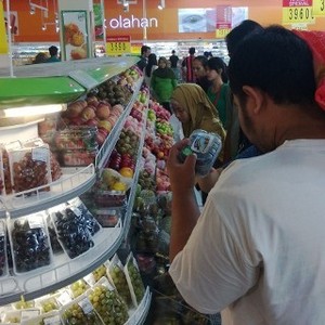 Jalan Rusak dan Banjir Picu Harga Sayur-Buah Impor Melonjak 20%