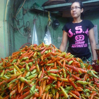 Banjir dan Jalan Rusak Bikin Harga Cabai Rawit Cs Melejit