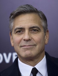 Selain sebagai sutradara, George Clooney juga merangkap sebagai pemain utama. REUTERS/Carlo Allegri.     