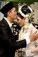 Aida Saskia Resmi Menikah