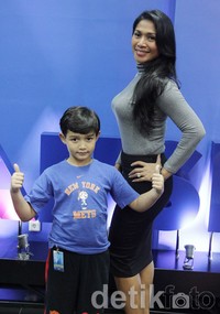 Anne mengajak sang buah hati. Asep/detikHOT.
