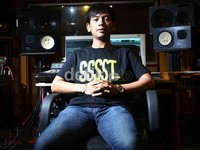 Sosok Rian pun disebut sebagai 'kepala' dari kolaborasi amal tersebut.