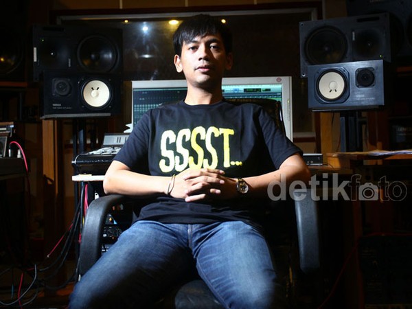 Rian dMasiv Ciptakan Lagu untuk Amal