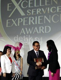 Acara Excellent Service Experience Award (ESEA) 2014 tadi malam memberikan penghargaan kepada Garuda Indonesia.     