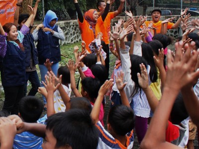 Menghilangkan Trauma Korban Banjir