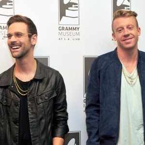 Mengenang Manisnya Macklemore and Ryan Lewis di Grammy Awards 2014