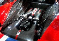 Mobil ini ditopang mesin V8 4.497 cc yang mampu menghasilkan tenaga 605 Hp pada 9.000 rpm dan torsi 540 Nm pada 6.000 rpm. Mesin ini sudah di-tuning sehingga kemampuannya lebih sangar dari mesin V8 yang terbenam pada Ferrari 458 Spyder. (dok Ferrari).