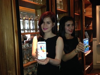     Ia menjalankan OS Android Jelly Bean 4.2