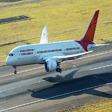 Ada Gangguan, Boeing Dreamliner Mendarat Secara Manual di Kuala Lumpur