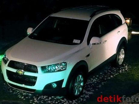 Wanita Ini Kritis Terlindas Mobil SUV