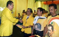 Simulasi tersebut diikuti oleh 64 koordinator saksi kecamatan, 977 koordiantor saksi desa dan 9.152 saksi di TPS. (Dwi)