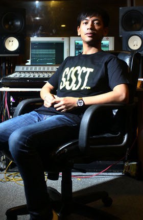 Lewat Esok Kan Bahagia, Rian dMasiv Curhat Soal Pengalaman Hidup